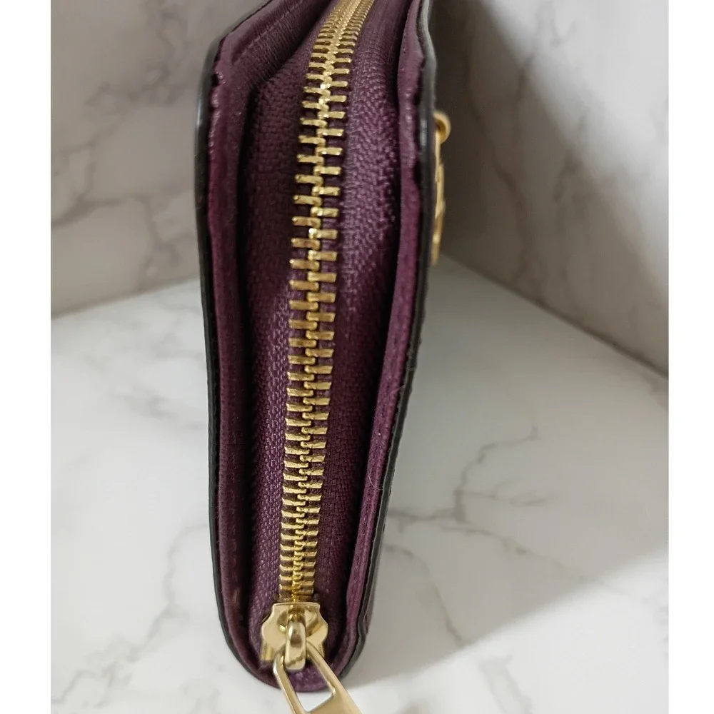 MICHAEL KORS Hamilton Plum Leather Traveler Large Zip Around Wallet - EUC